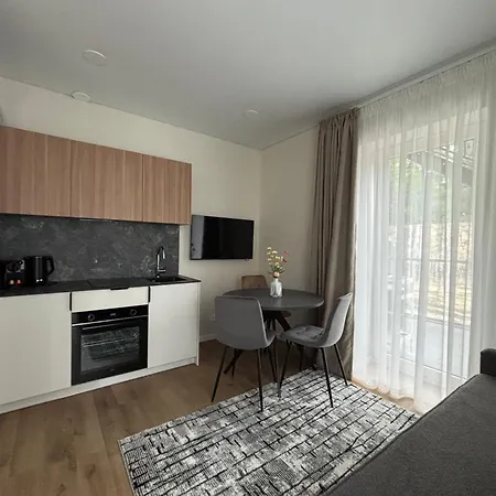 Apartament Basa *